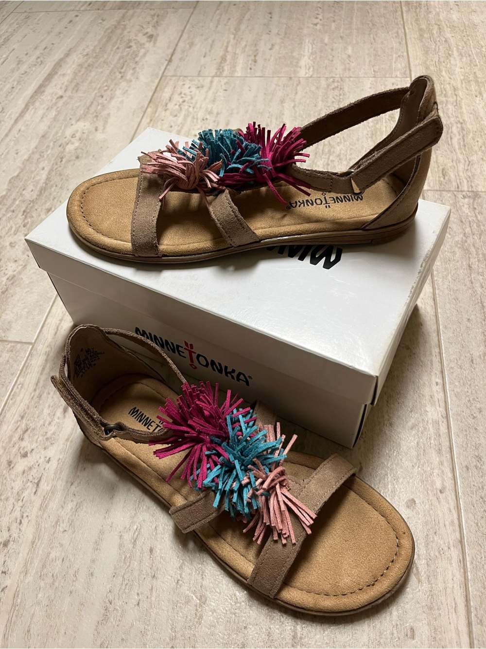Minnetonka Eloise Multicolor Sandals NIB